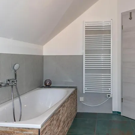 Stunning In With 3 Bedrooms And Wifi 펜션