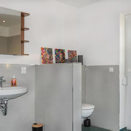 Stunning In With 3 Bedrooms And Wifi 바린