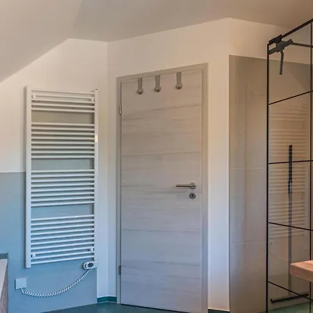 Stunning In With 3 Bedrooms And Wifi *