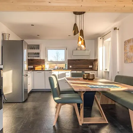 Stunning In With 3 Bedrooms And Wifi 바린